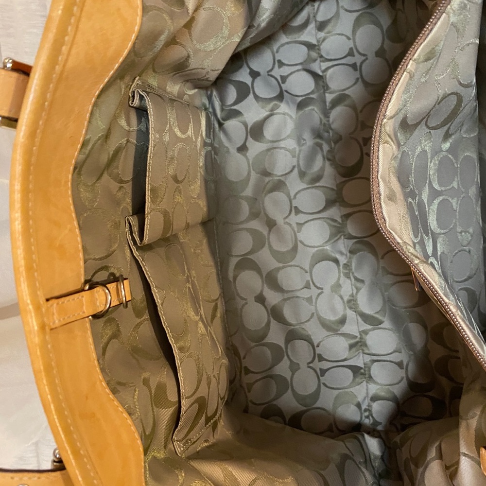 Vintage Coach bag 👜 - Picture 10 of 13